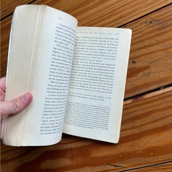 (255) STIFF BOOK - Picture 8 of 12